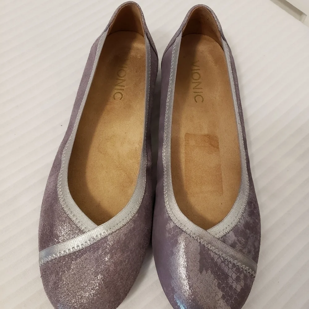Vionic Caroll Purple & Silver Ballet Style Flats size 7.5, comfy